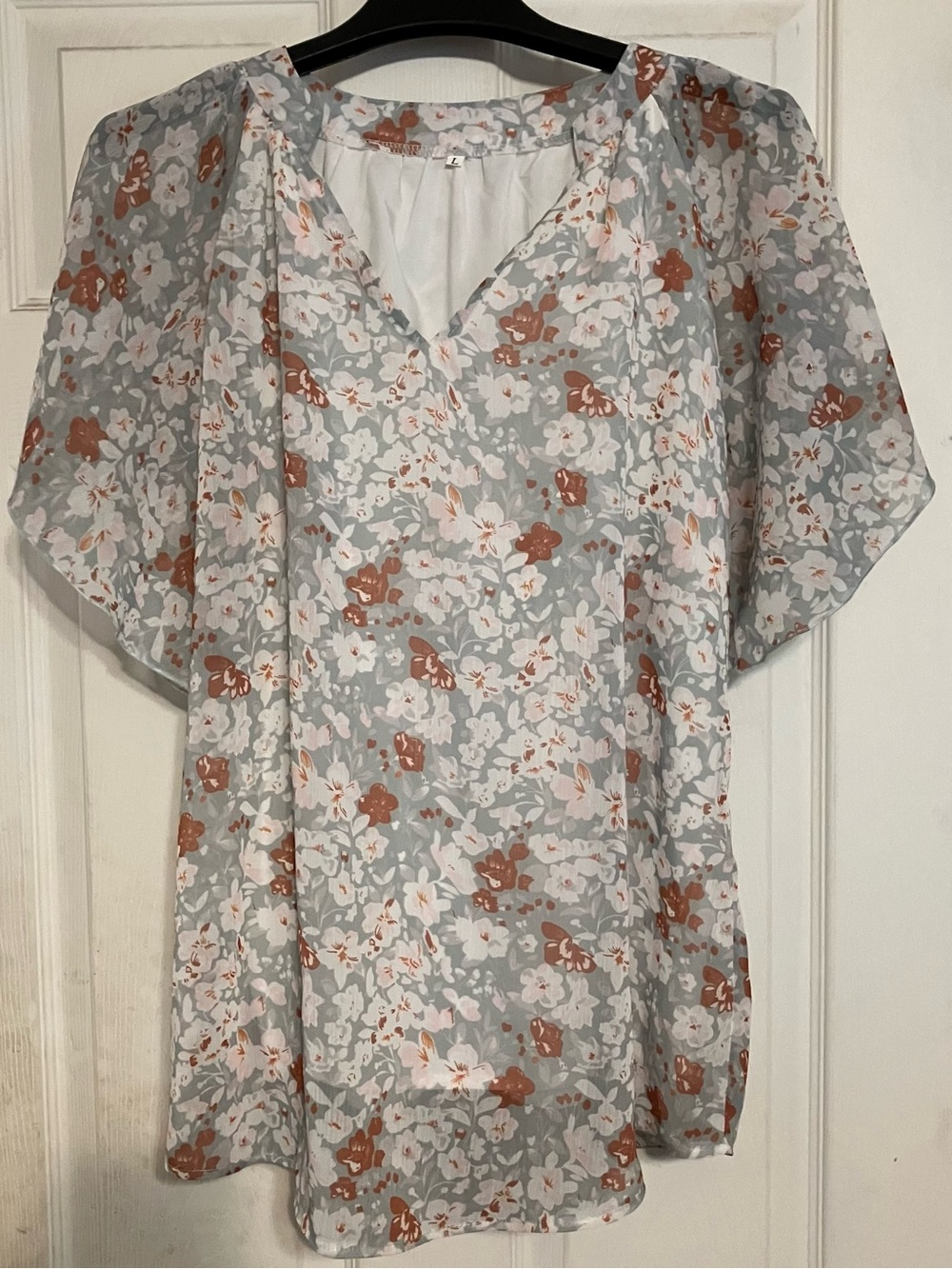 Women’s Floral V-Neck Flutter Sleeve Top - Grey with Rust & White Floral Size L